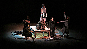 Η ΜΑΝΑ ΤΟΥ ΣΚΥΛΟΥ|2011|Εθνικό Θέατρο [Nikita Milivojevitch]|Θεατρική Παράσταση